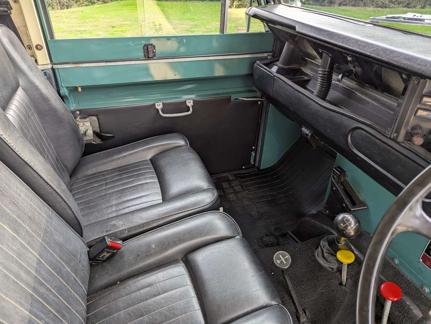 <p>1984 LAND ROVER SERIES 3 SWB</p>