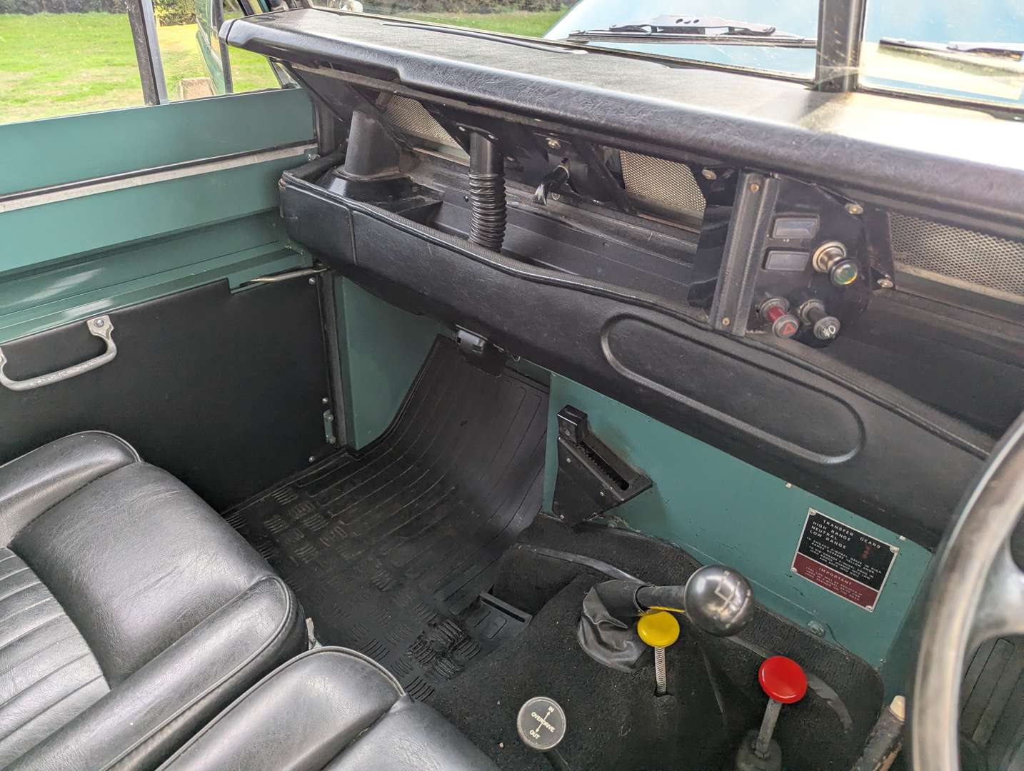 <p>1984 LAND ROVER SERIES 3 SWB</p>