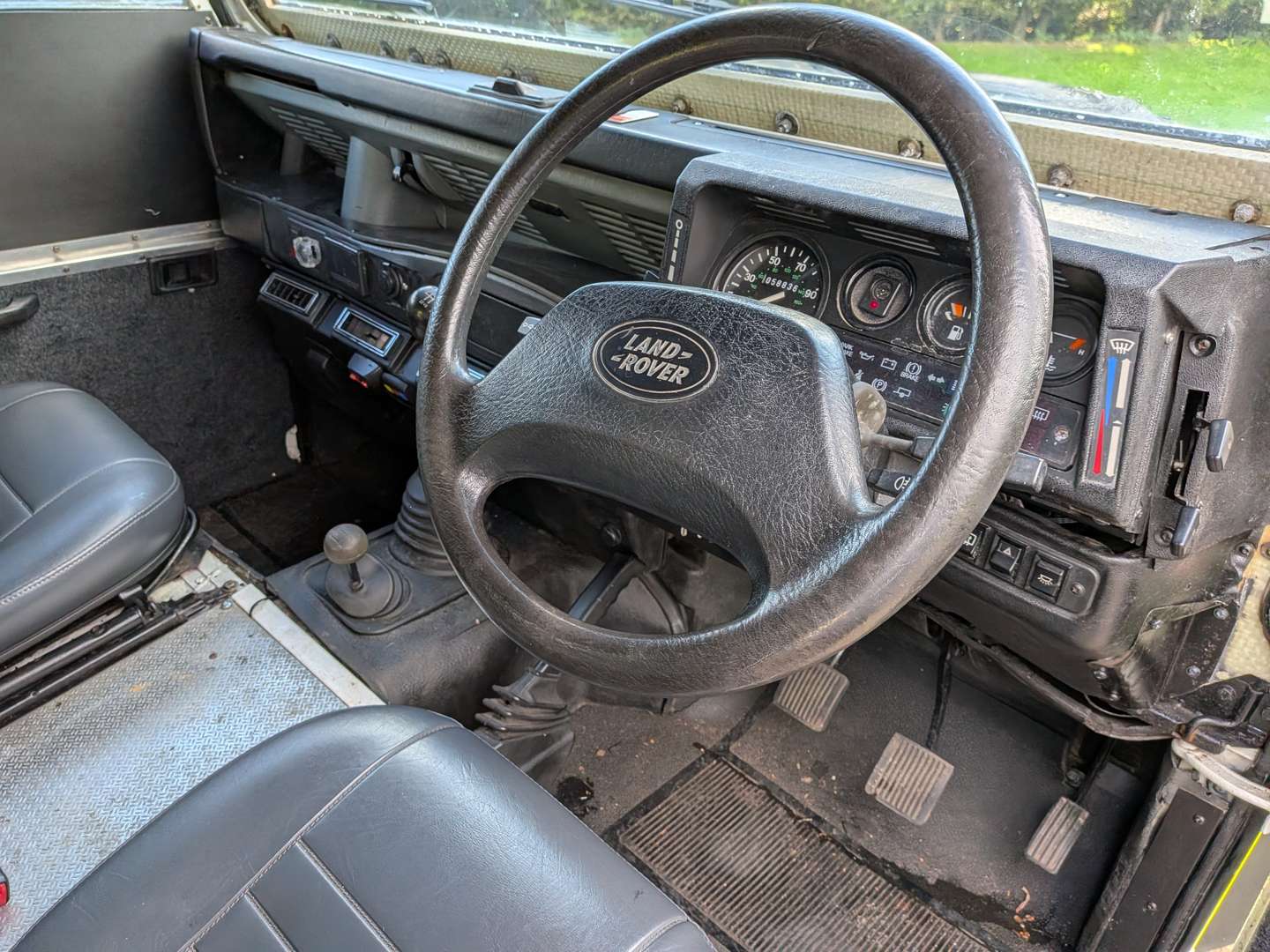 <p>1993 LAND ROVER 110 DEFENDER TURBO PENMAN</p>