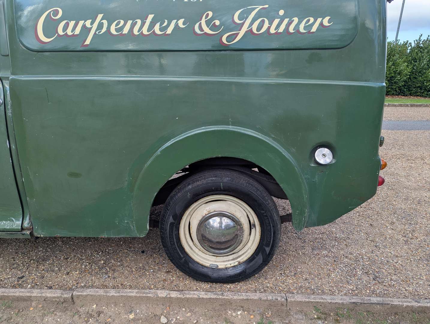 <p>1969 MORRIS LIGHT VAN</p>