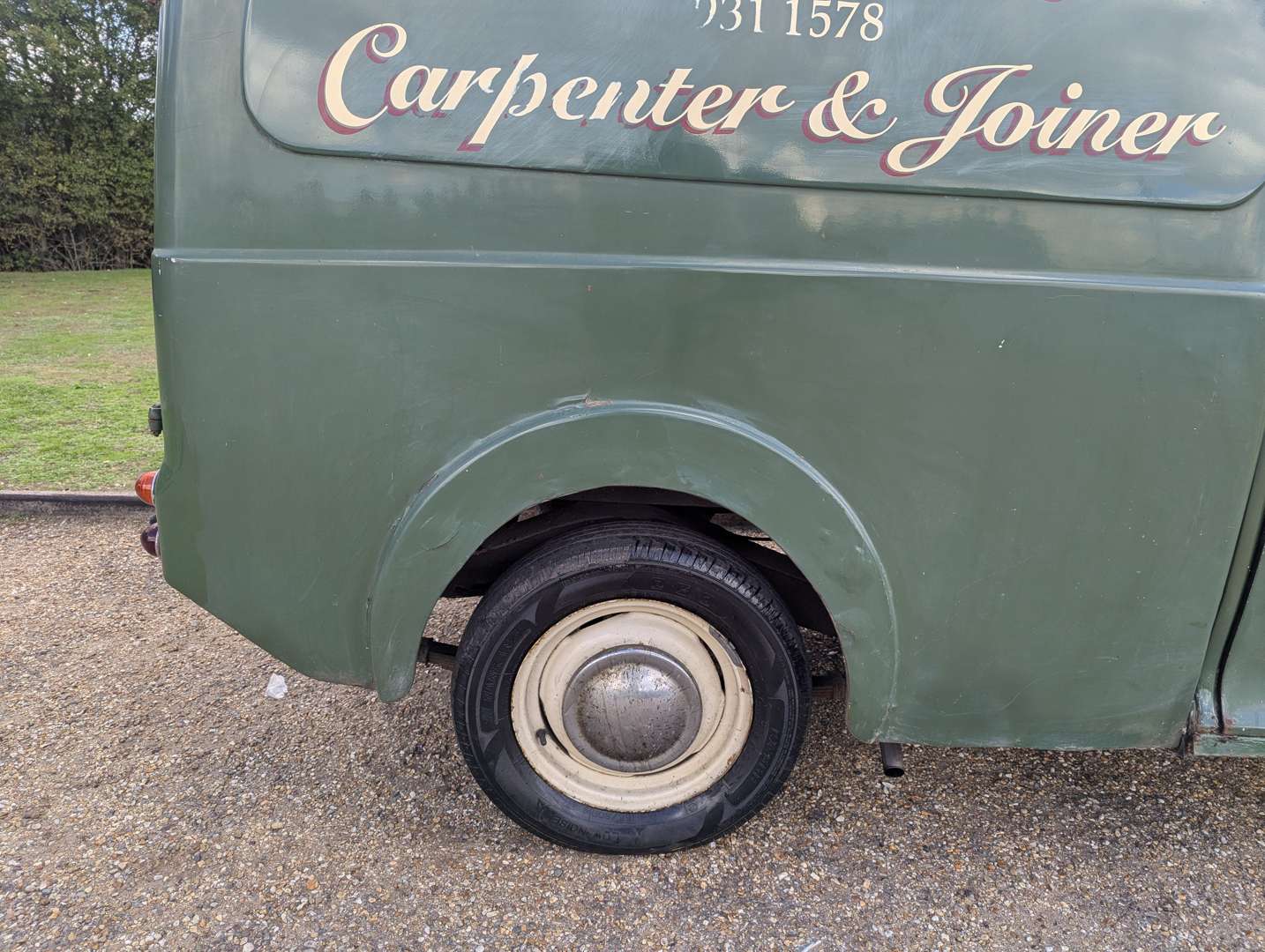 <p>1969 MORRIS LIGHT VAN</p>