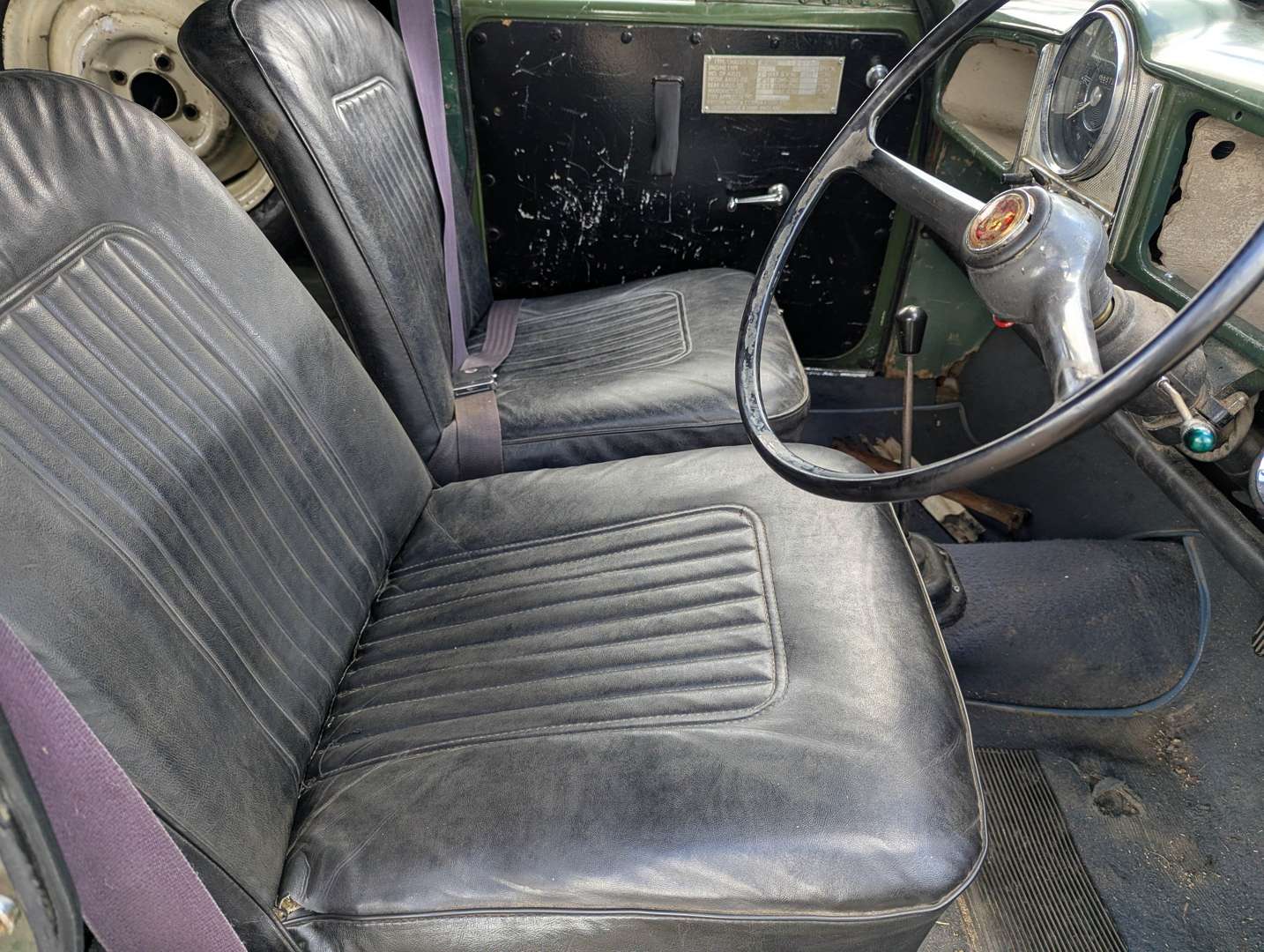 <p>1969 MORRIS LIGHT VAN</p>
