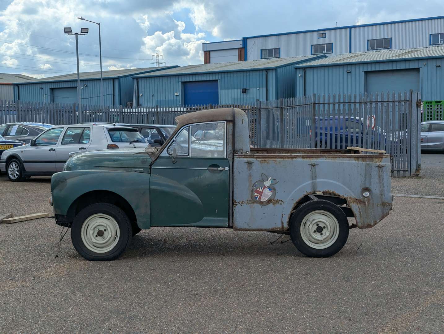<p>1968 AUSTIN 6CWT PICK-UP</p>