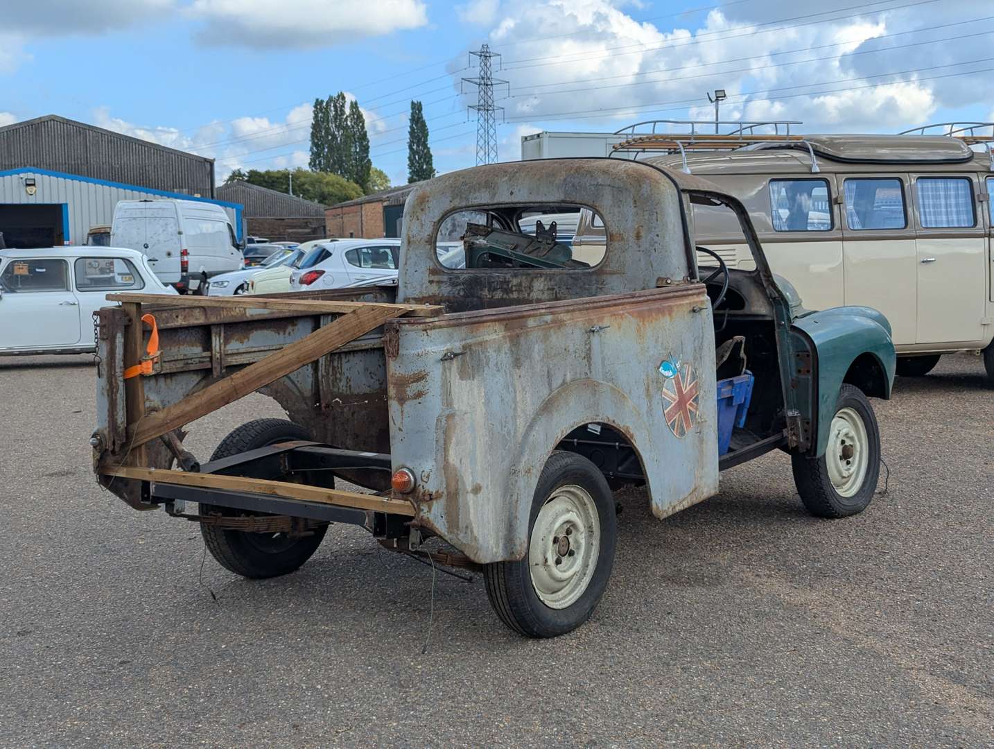 <p>1968 AUSTIN 6CWT PICK-UP</p>