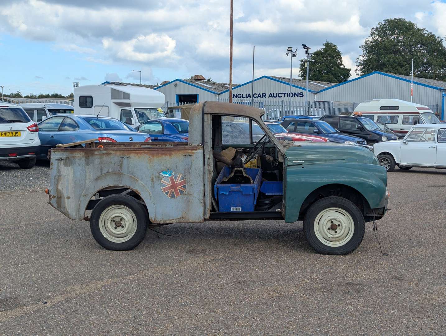 <p>1968 AUSTIN 6CWT PICK-UP</p>