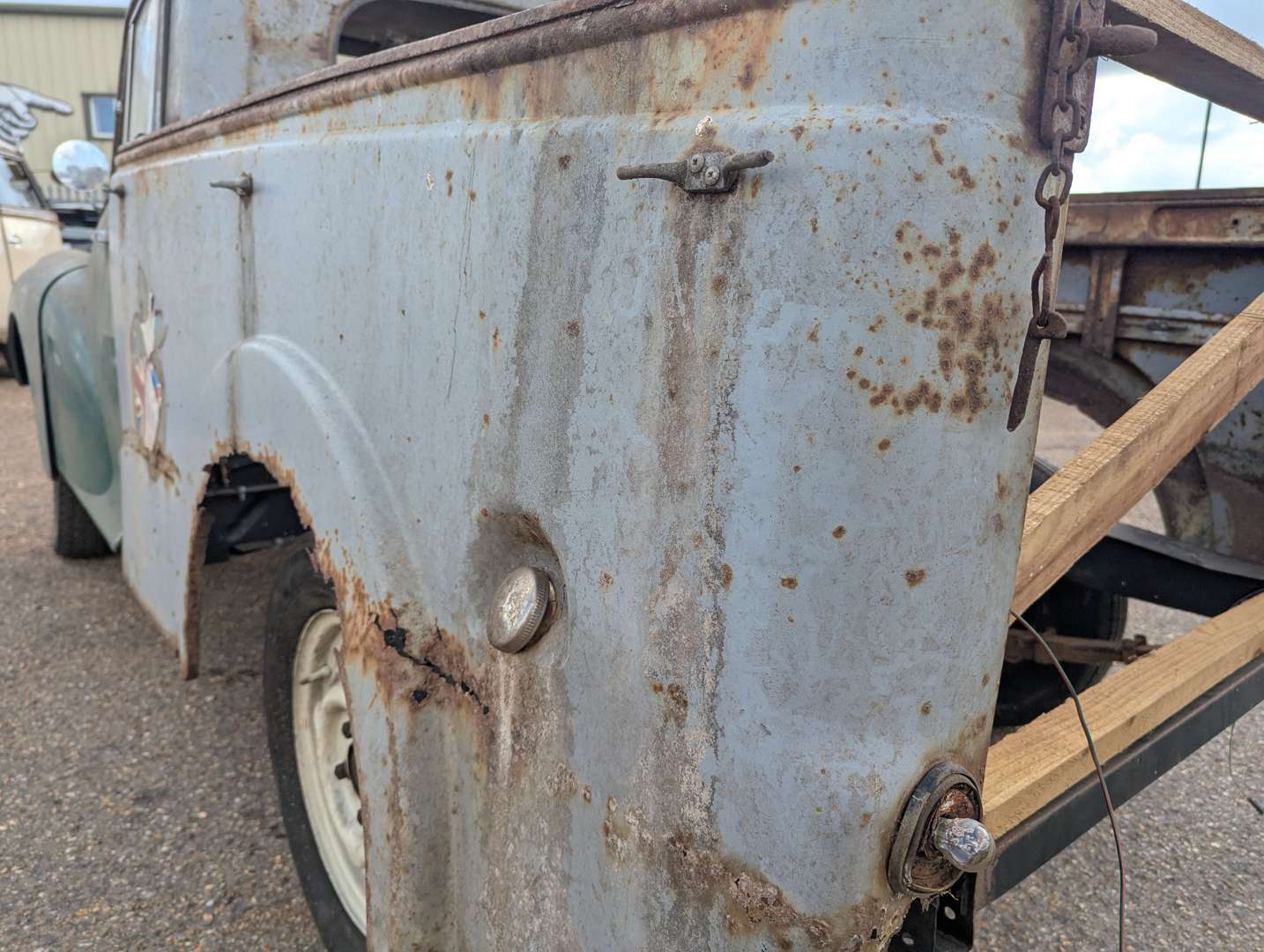 <p>1968 AUSTIN 6CWT PICK-UP</p>