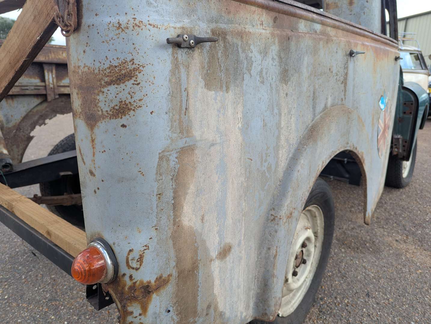 <p>1968 AUSTIN 6CWT PICK-UP</p>