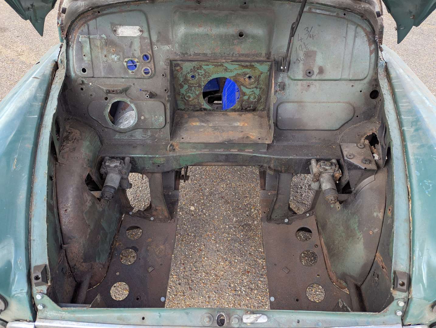 <p>1968 AUSTIN 6CWT PICK-UP</p>