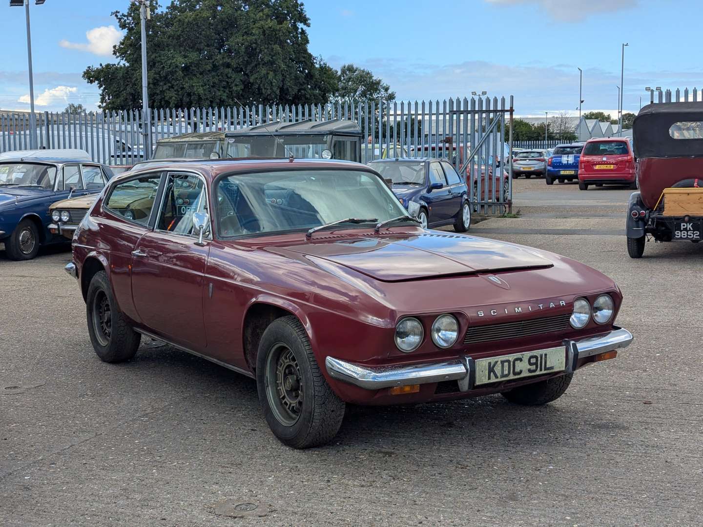 <p>1973 RELIANT SCIMITAR GTE</p>