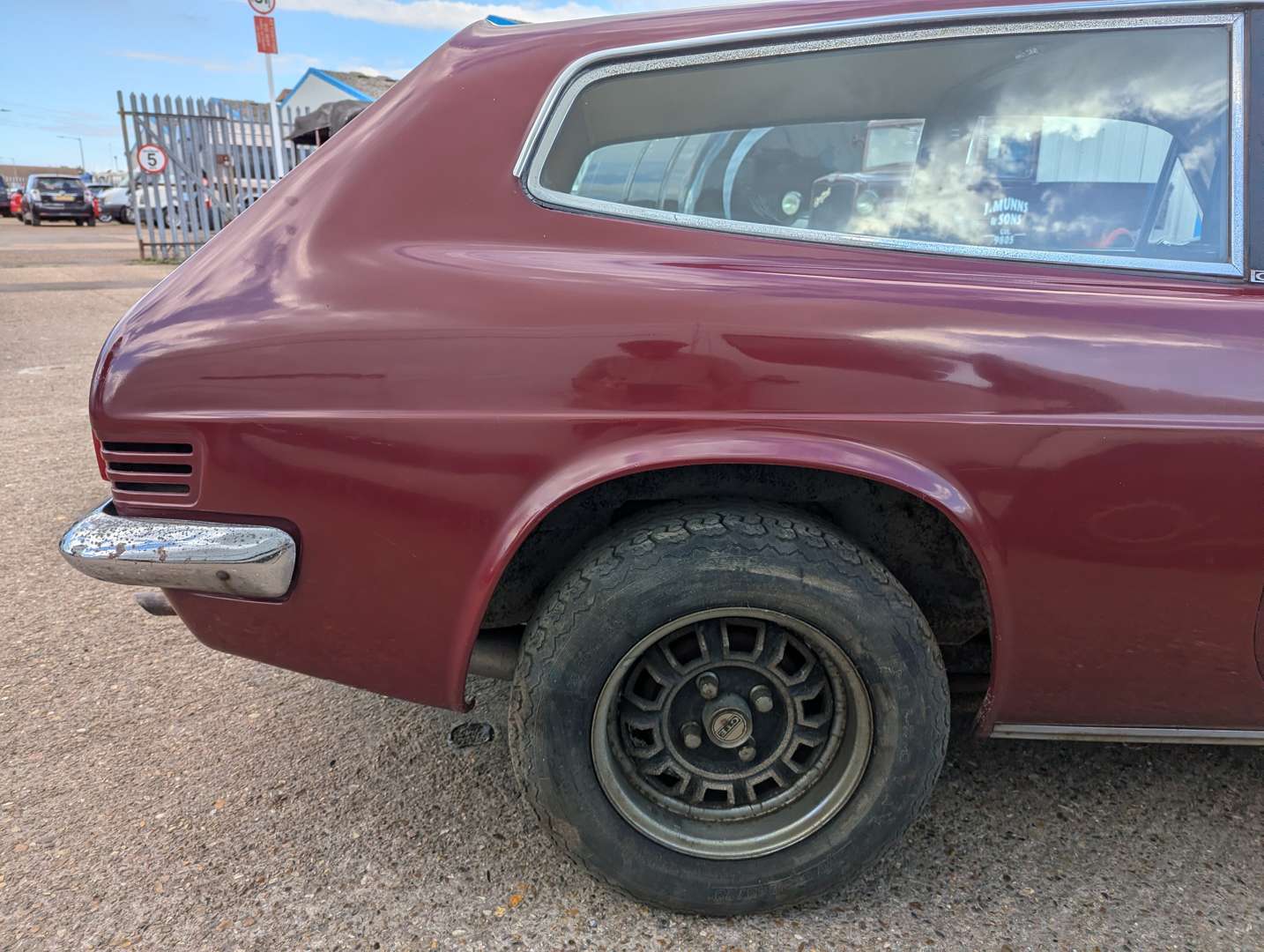 <p>1973 RELIANT SCIMITAR GTE</p>