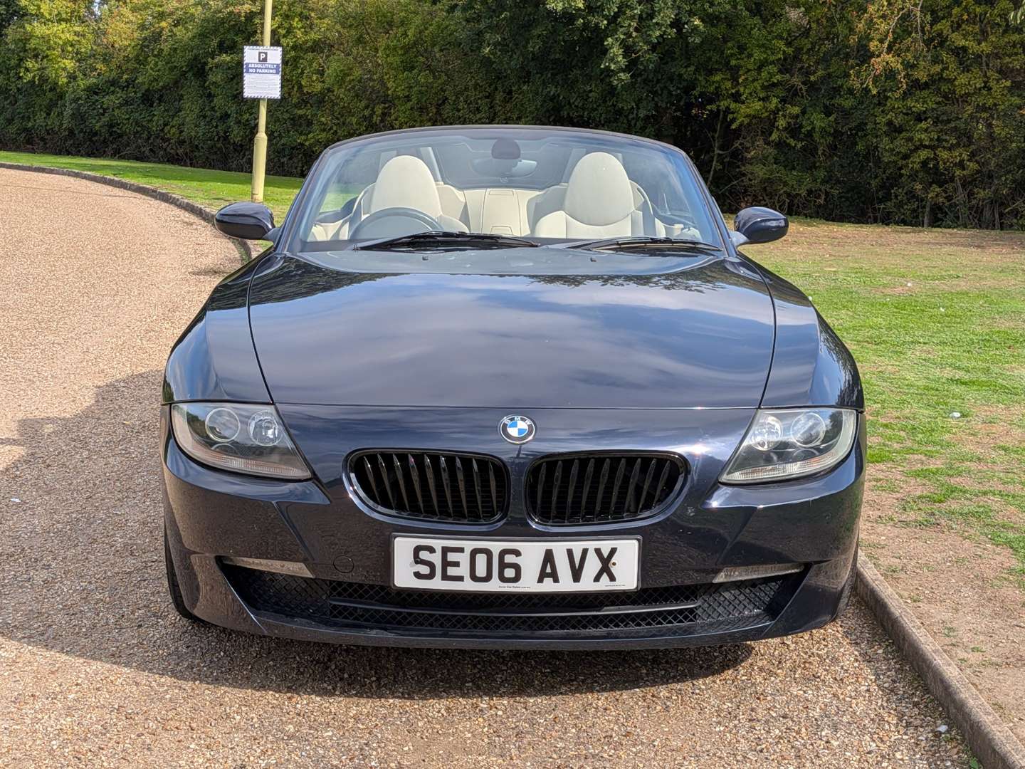<p>2006 BMW Z4 SE</p>
