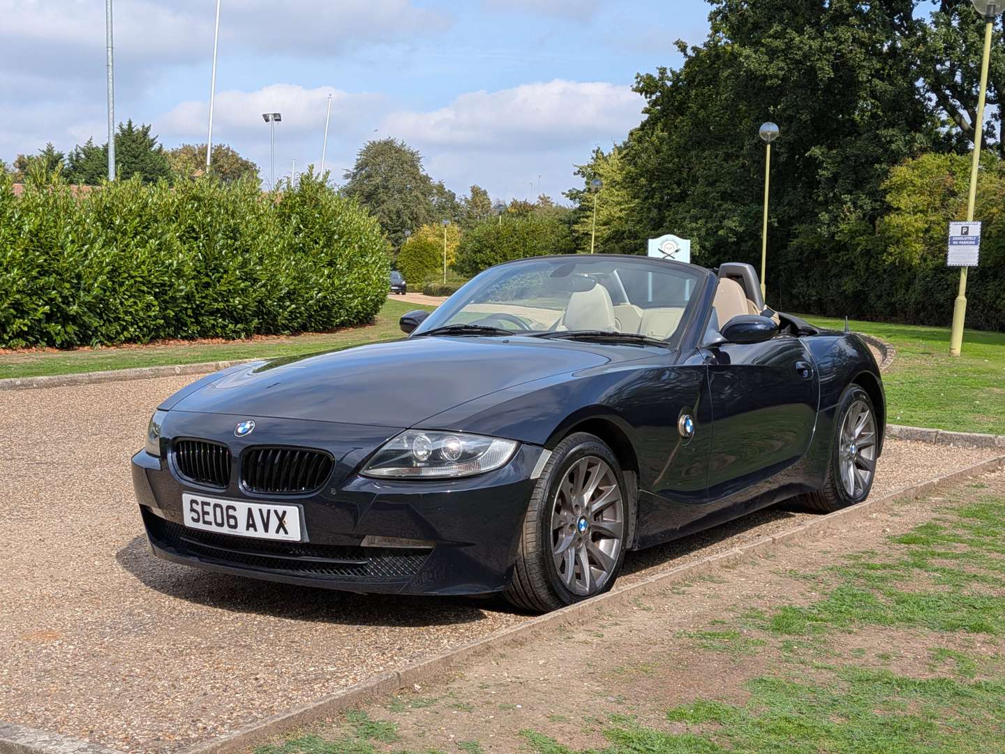 <p>2006 BMW Z4 SE</p>