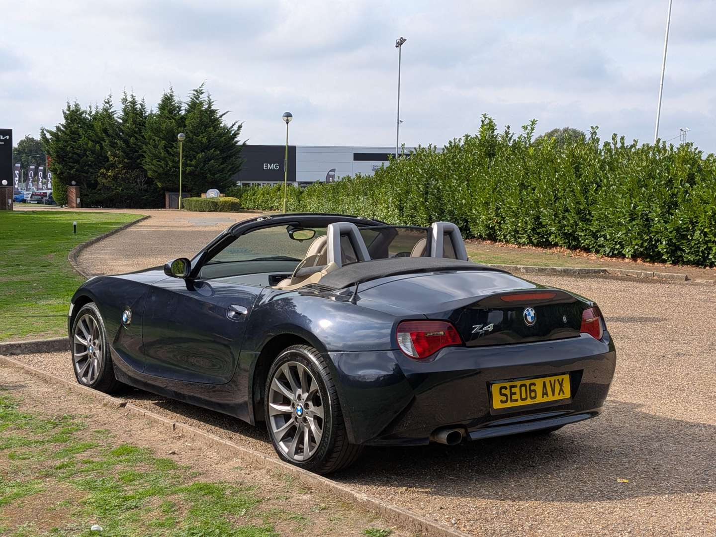 <p>2006 BMW Z4 SE</p>