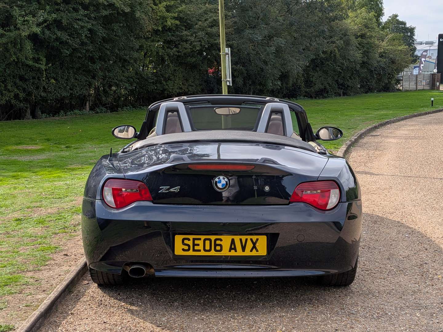 <p>2006 BMW Z4 SE</p>