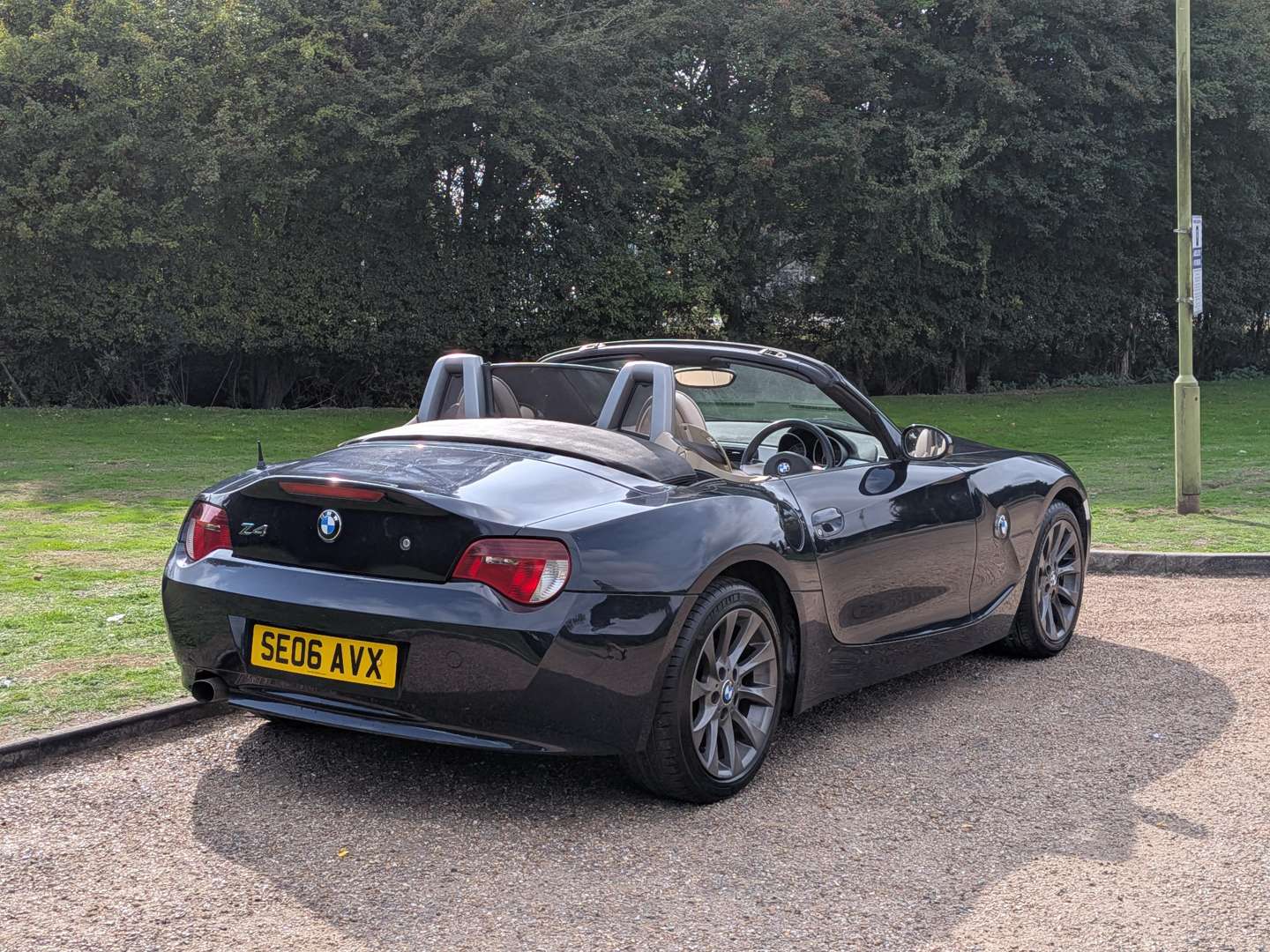 <p>2006 BMW Z4 SE</p>