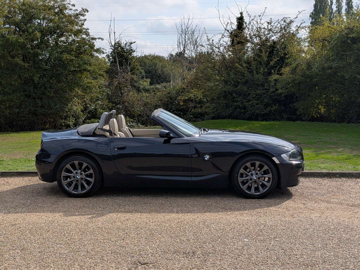 <p>2006 BMW Z4 SE</p>