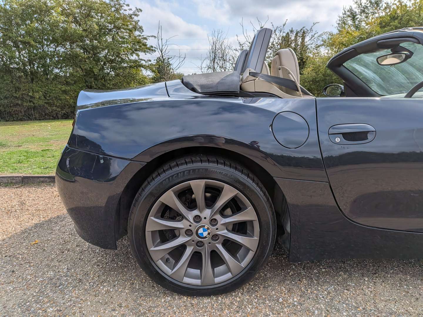 <p>2006 BMW Z4 SE</p>