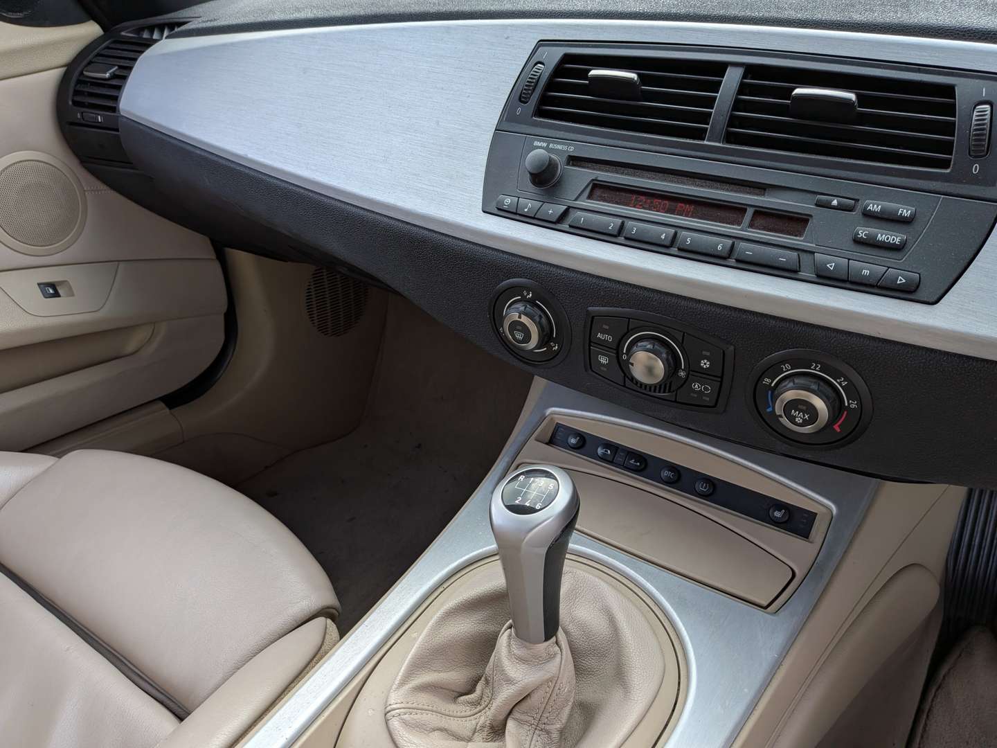 <p>2006 BMW Z4 SE</p>