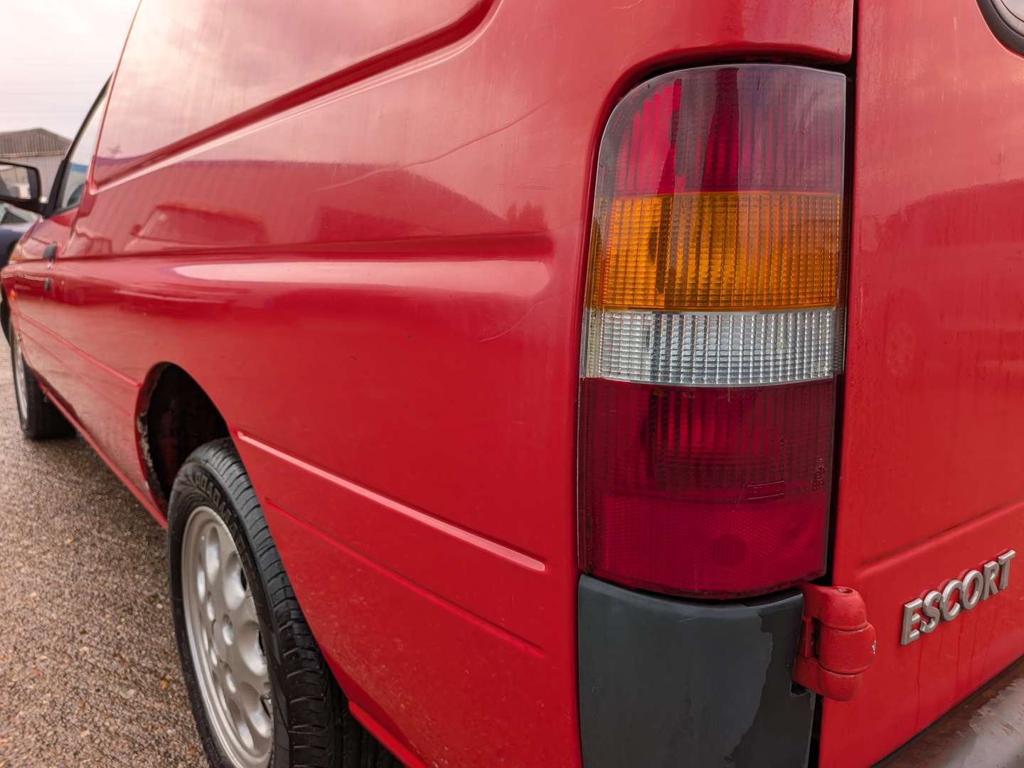 <p>1996 FORD ESCORT VAN 55D</p>