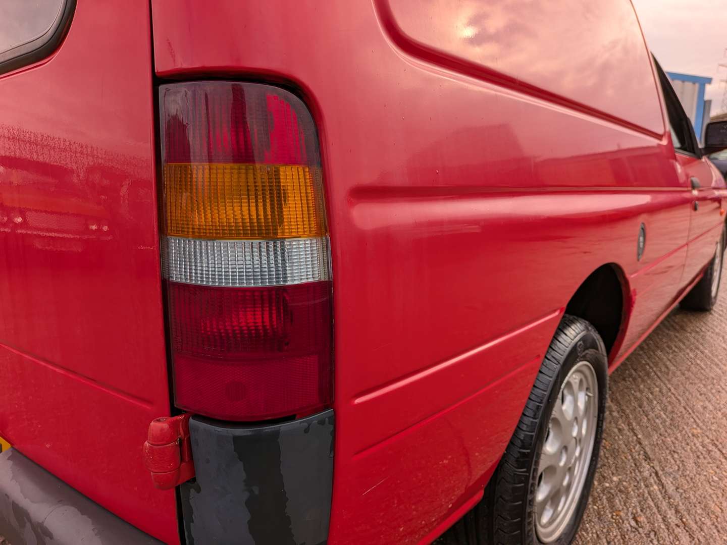 <p>1996 FORD ESCORT VAN 55D</p>