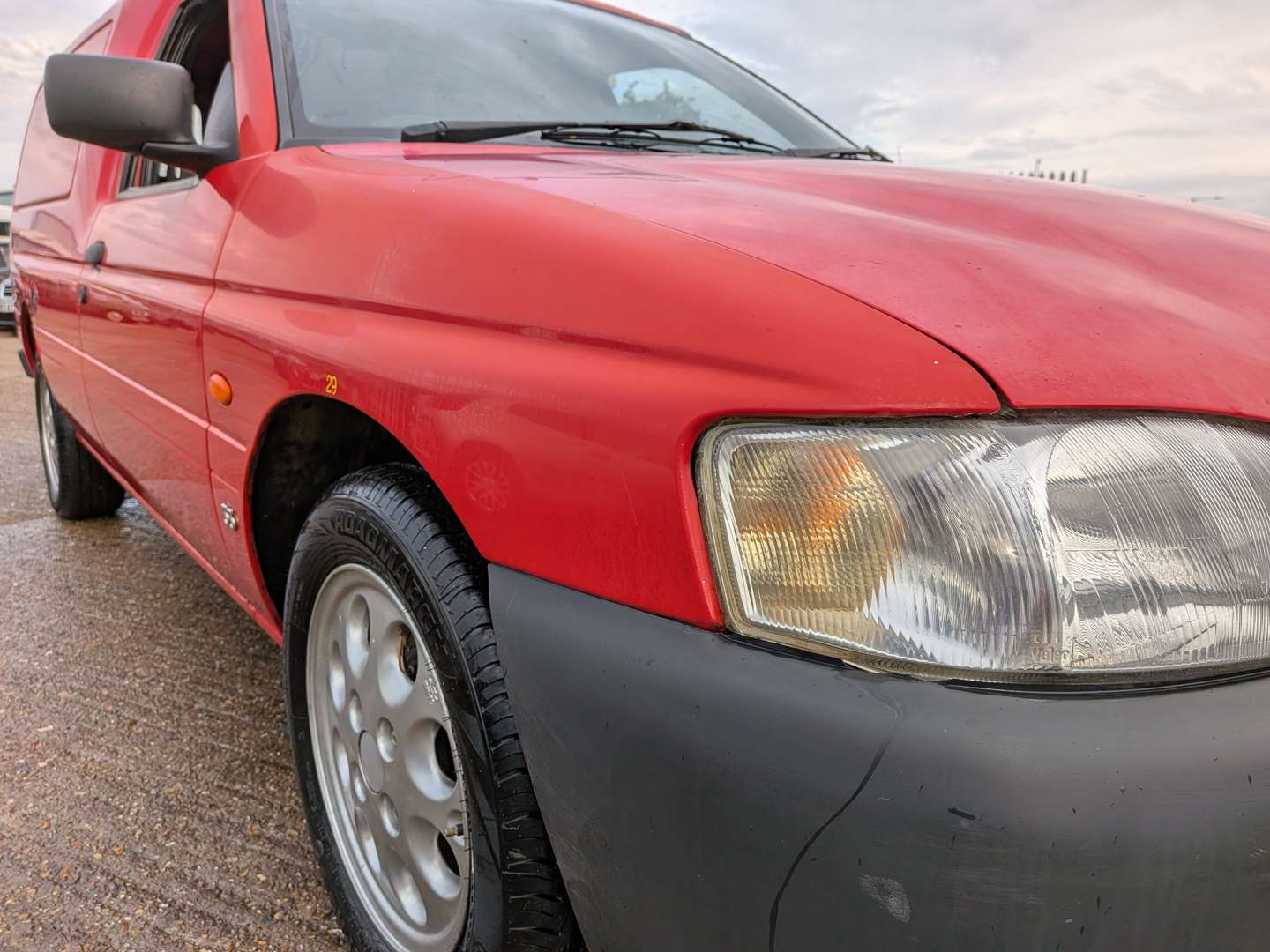 <p>1996 FORD ESCORT VAN 55D</p>