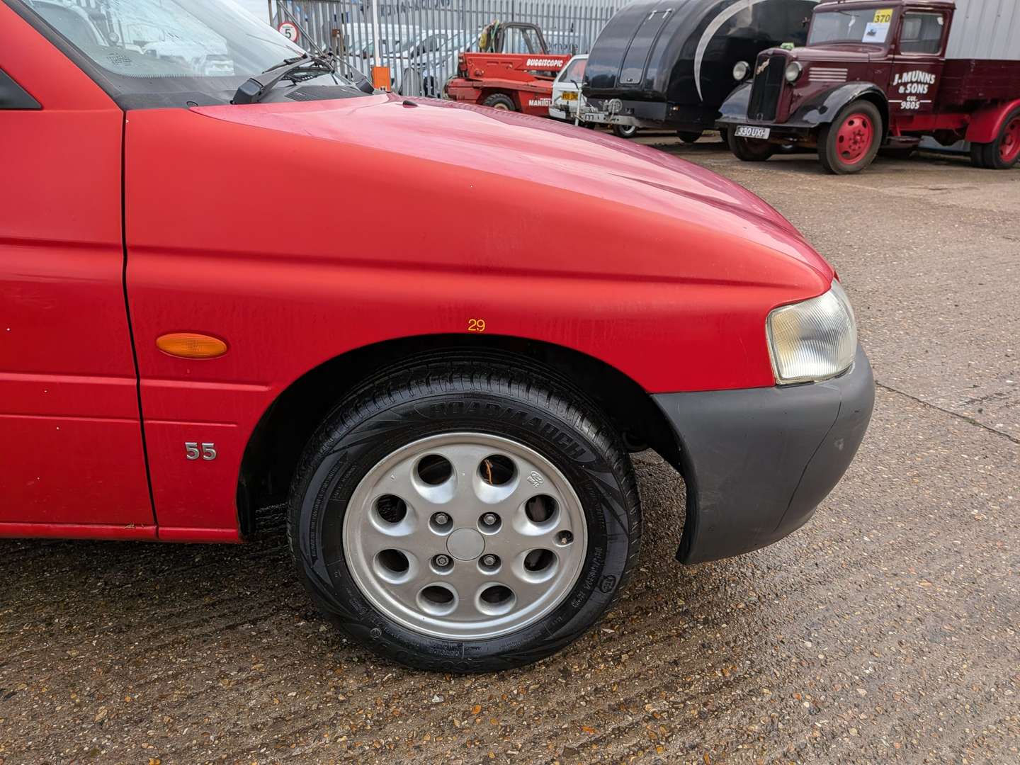 <p>1996 FORD ESCORT VAN 55D</p>