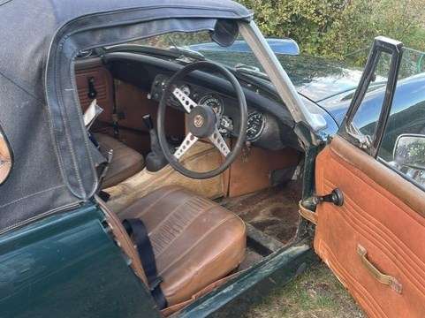 <p>1972 MG MIDGET</p>