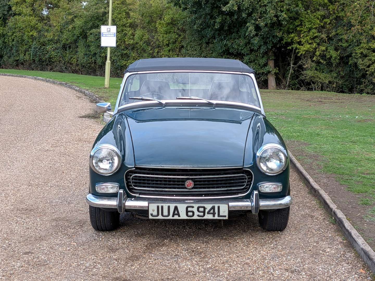 <p>1972 MG MIDGET</p>