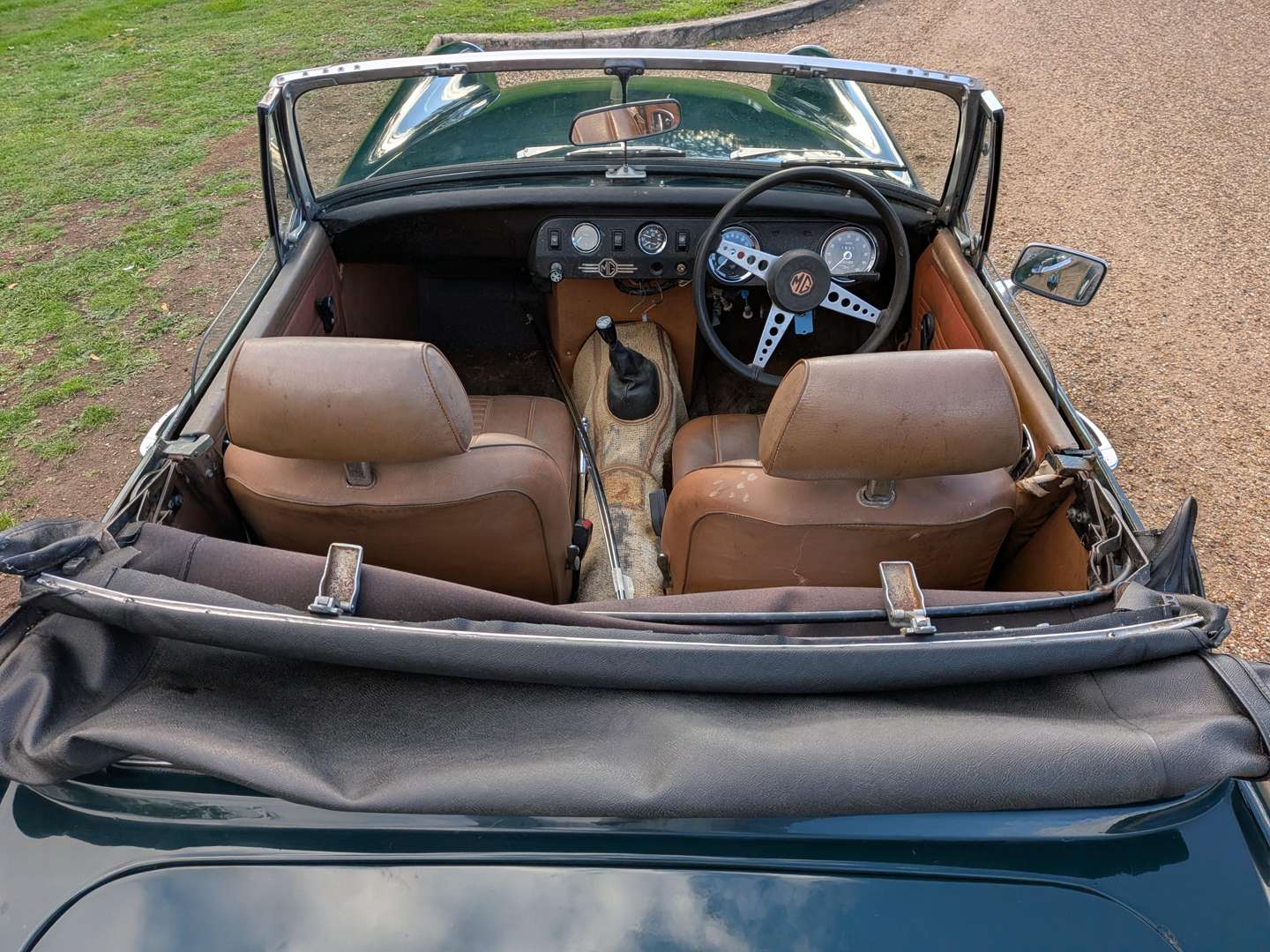 <p>1972 MG MIDGET</p>