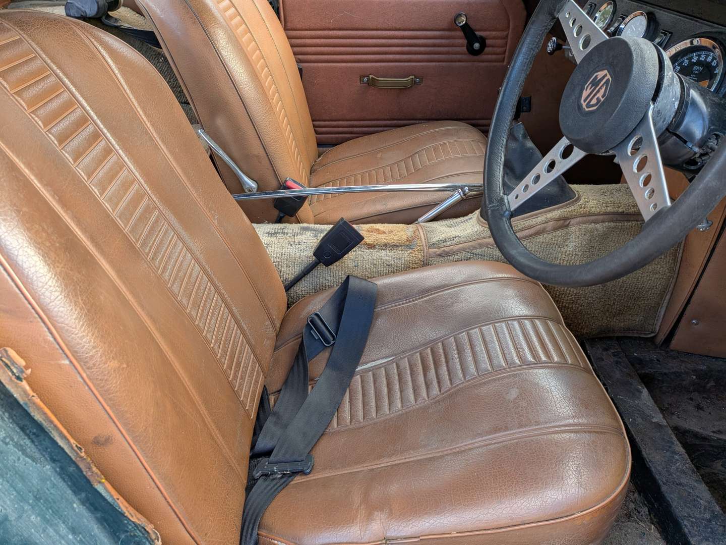 <p>1972 MG MIDGET</p>