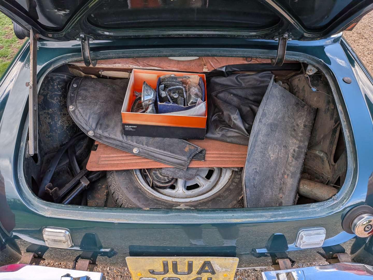 <p>1972 MG MIDGET</p>