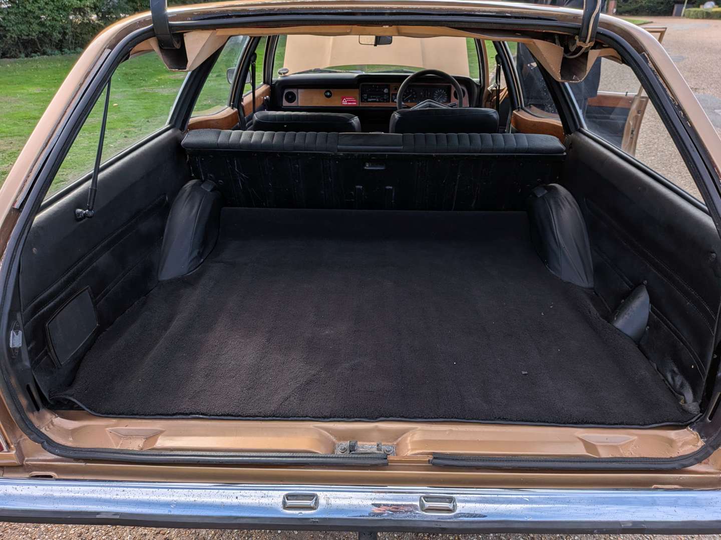 <p>1973 FORD CORTINA 1600L MK3</p>