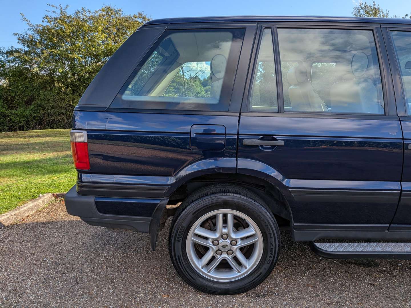 <p>2001 RANGE ROVER P38 DHSE AUTO</p>