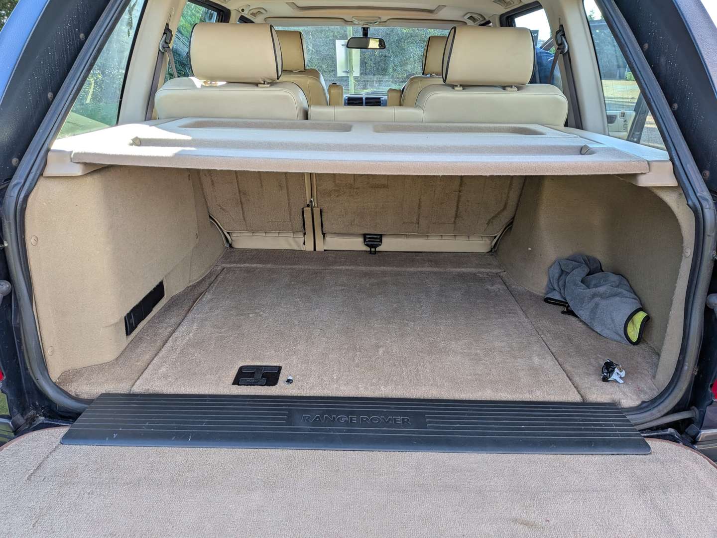 <p>2001 RANGE ROVER P38 DHSE AUTO</p>