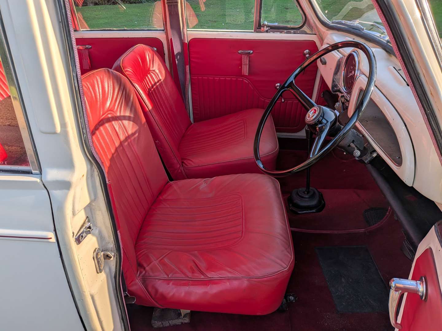 <p>1967 MORRIS MINOR 1000</p>