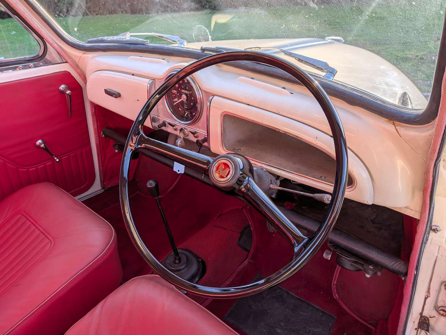 <p>1967 MORRIS MINOR 1000</p>