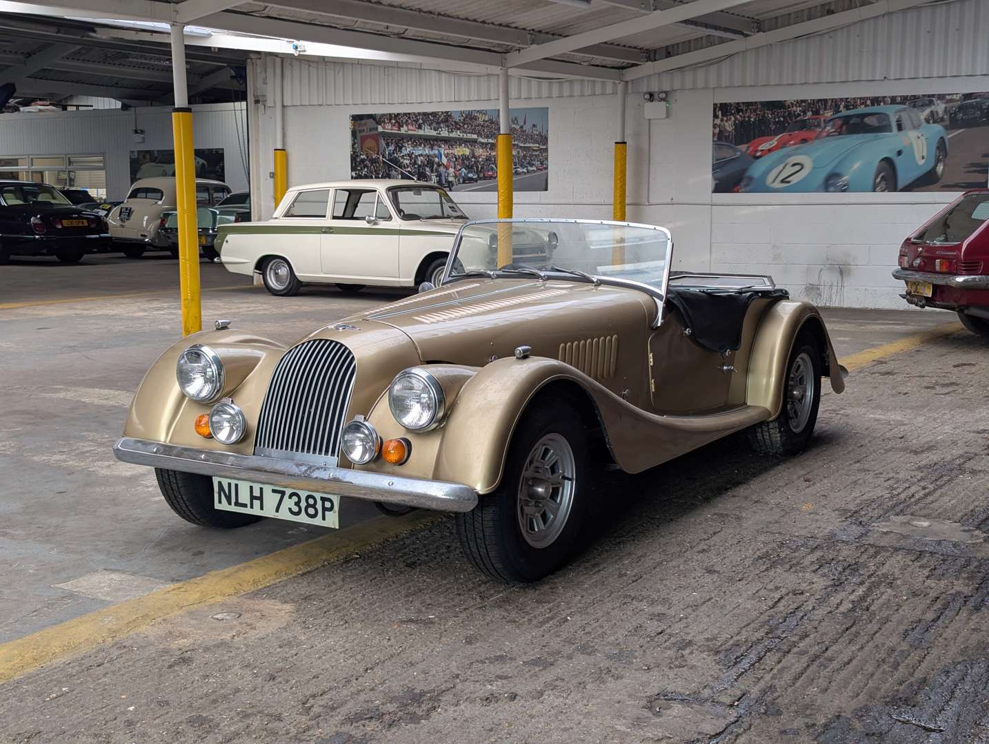 <p>1976 MORGAN PLUS 8 - 2,300 MILES AND ONE OWNER FROM NEW</p>