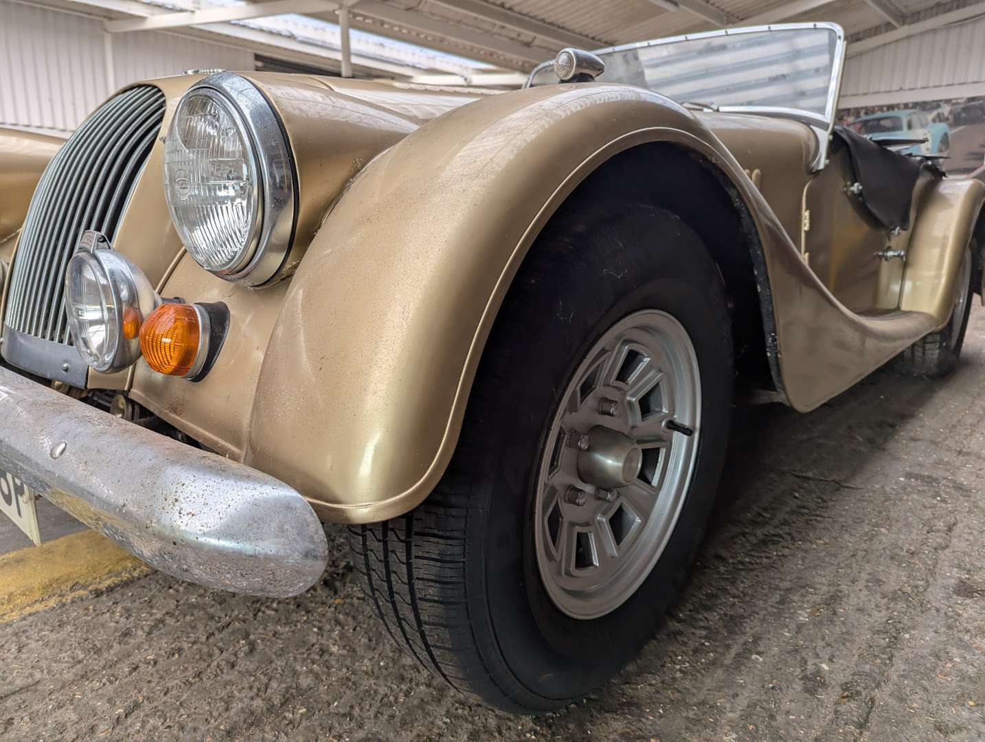 <p>1976 MORGAN PLUS 8 - 2,300 MILES AND ONE OWNER FROM NEW</p>