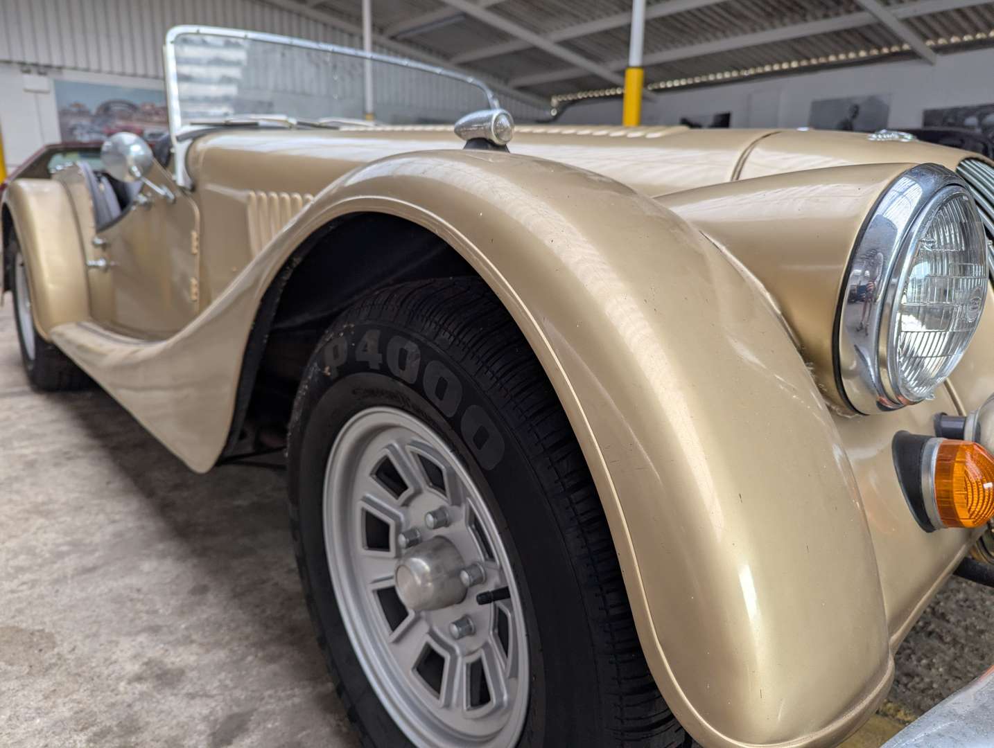 <p>1976 MORGAN PLUS 8 - 2,300 MILES AND ONE OWNER FROM NEW</p>