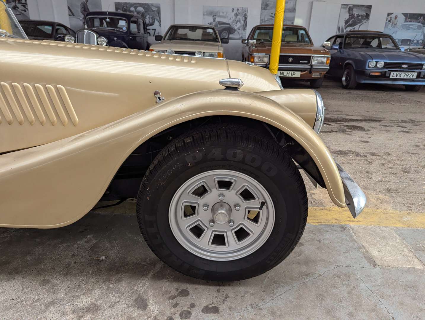 <p>1976 MORGAN PLUS 8 - 2,300 MILES AND ONE OWNER FROM NEW</p>