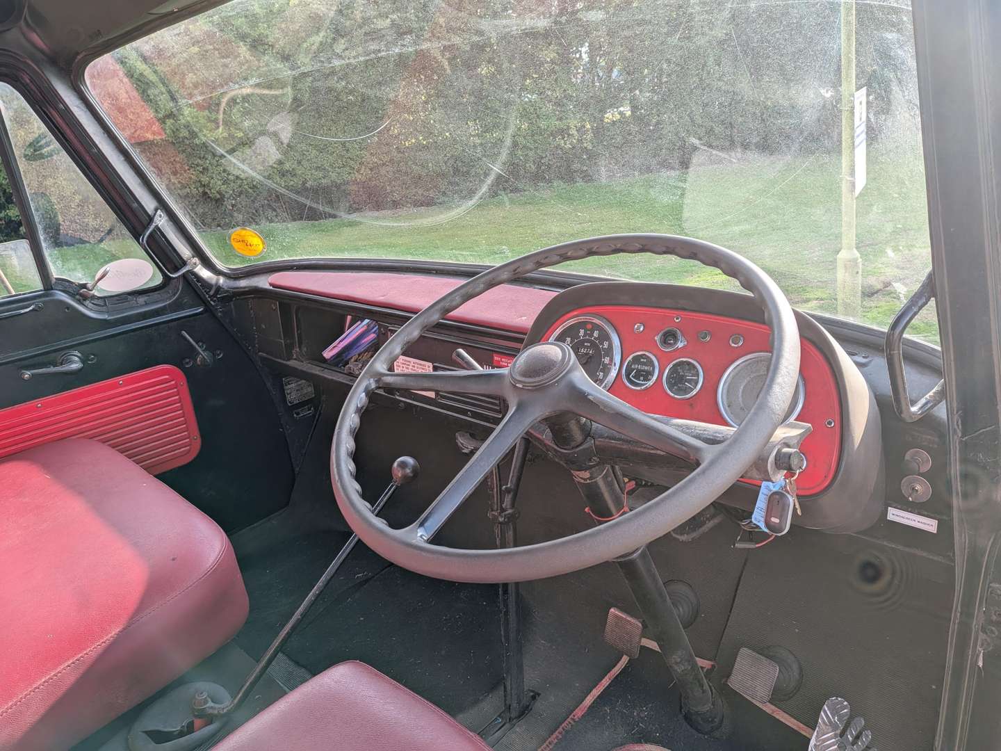 <p>1966 COMMER QX MAXILOAD RECOVERY</p>