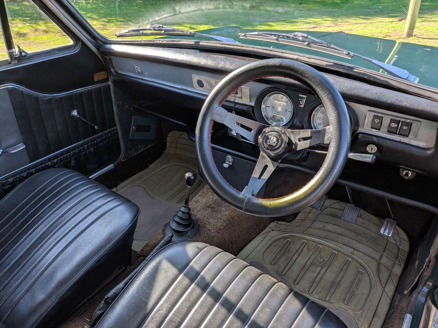 <p>1967 VAUXHALL VIVA SL</p>