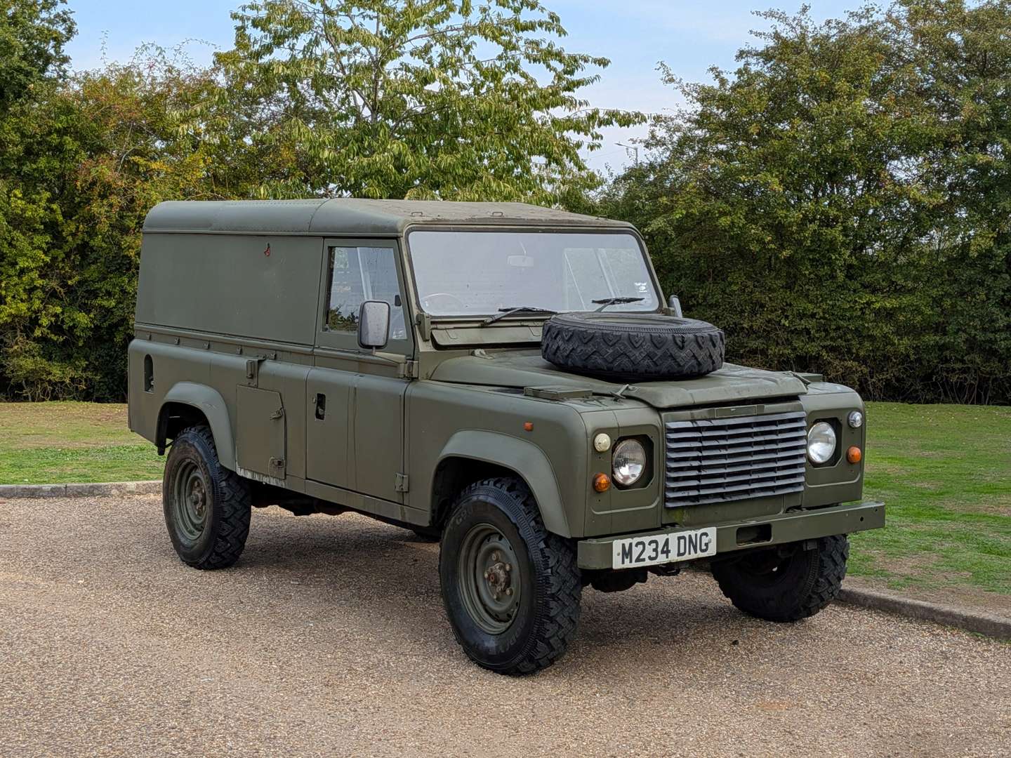 <p>1995 LAND ROVER DEFENDER 110</p>