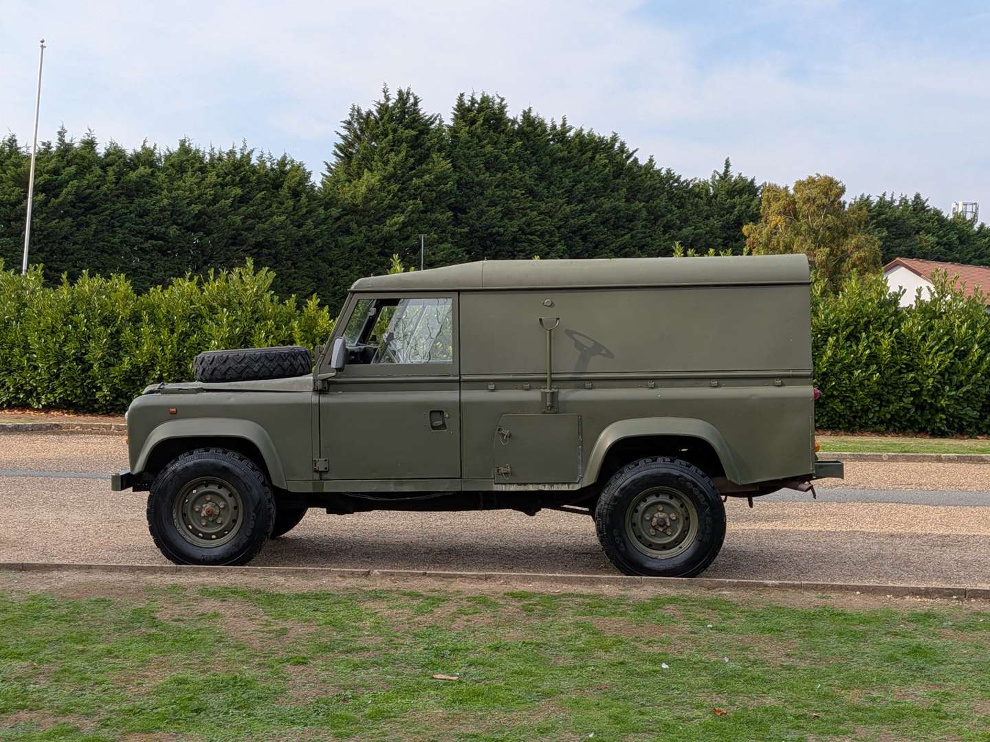 <p>1995 LAND ROVER DEFENDER 110</p>