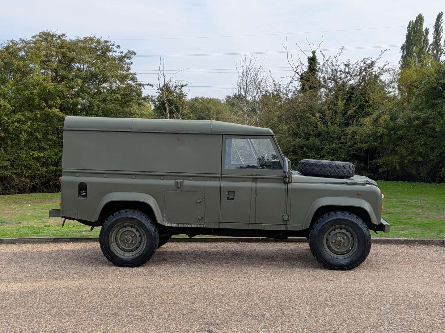 <p>1995 LAND ROVER DEFENDER 110</p>