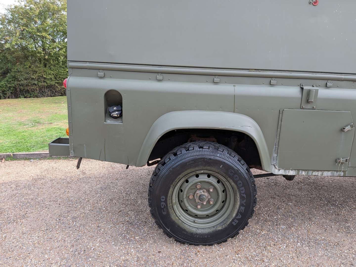 <p>1995 LAND ROVER DEFENDER 110</p>