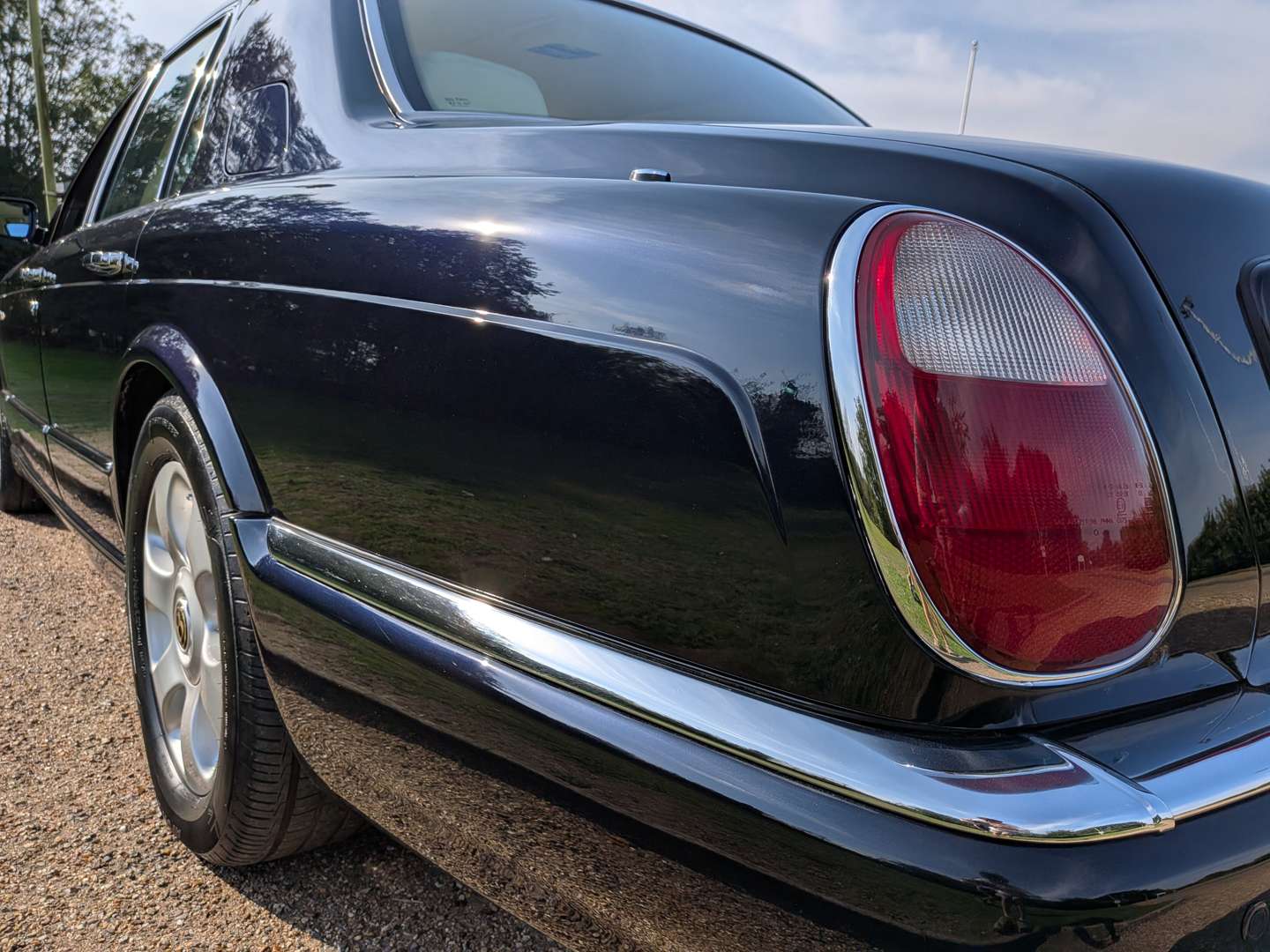 <p>1998 BENTLEY ARNAGE</p>