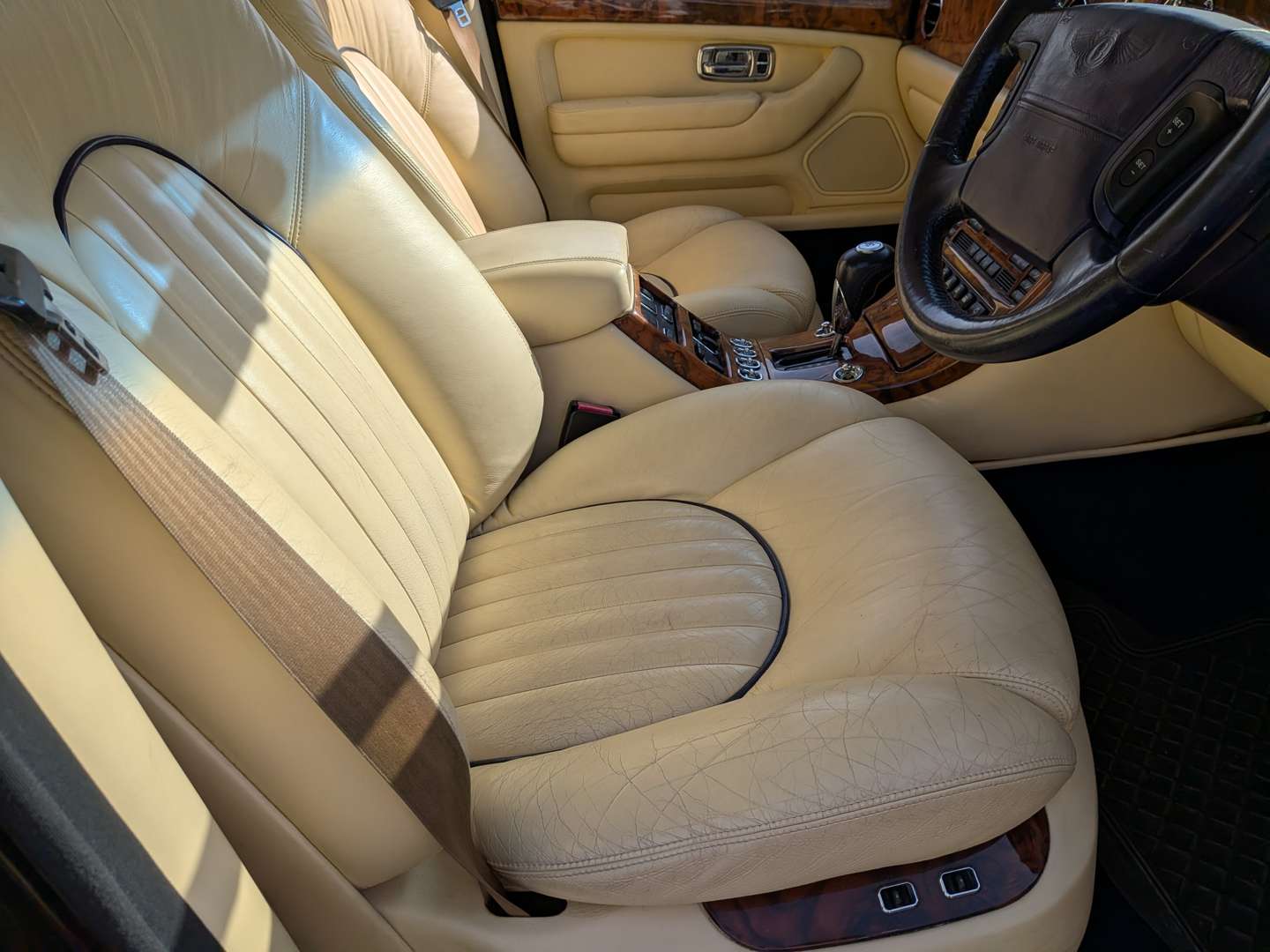 <p>1998 BENTLEY ARNAGE</p>