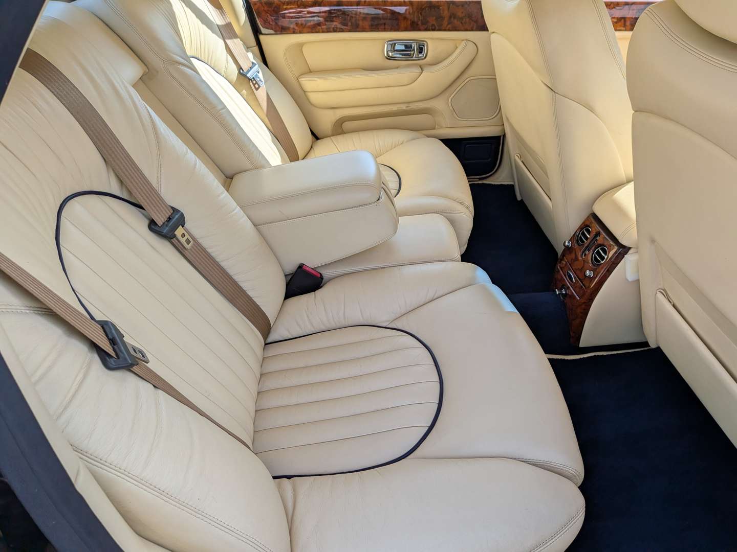 <p>1998 BENTLEY ARNAGE</p>