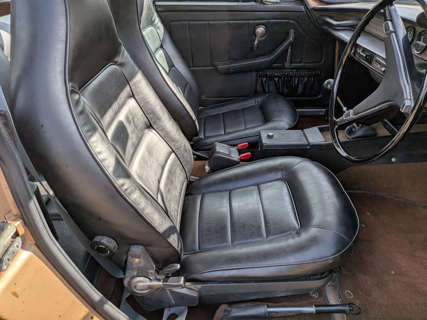 <p>1973 VOLVO 1800ES</p>